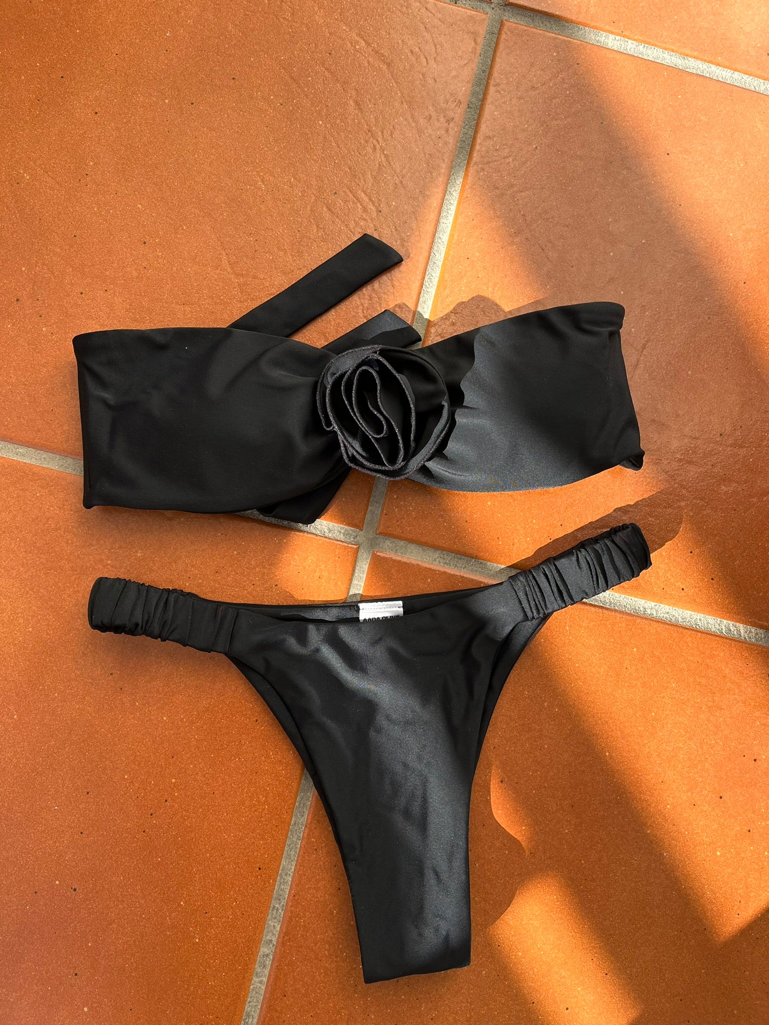 Black Rose Bottom